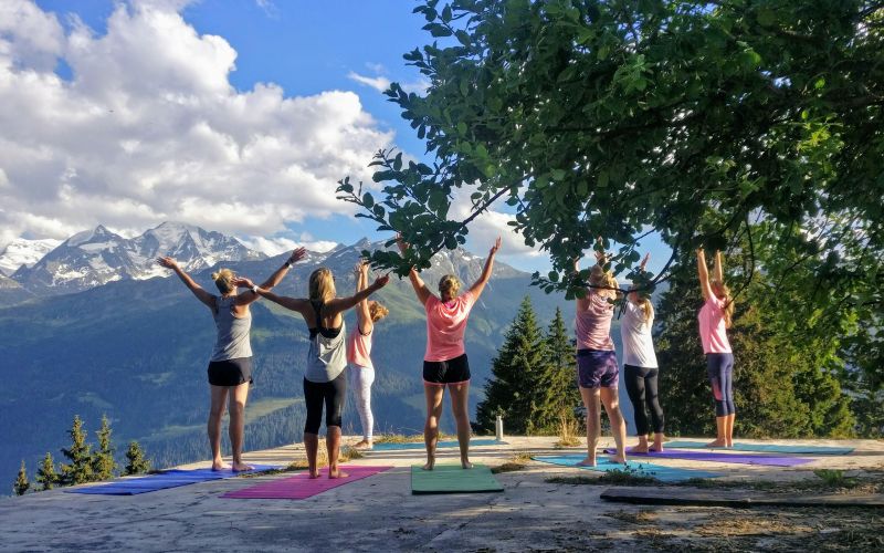 The Benefits of Going on a Group Wellness Retreat