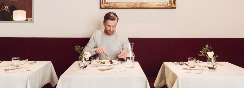 Man enjoying a nutritious meal at a kick start weight loss holiday