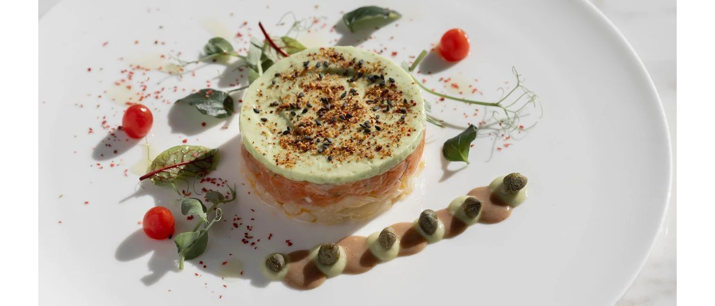 Healthy main course with organic salad and tomatoes