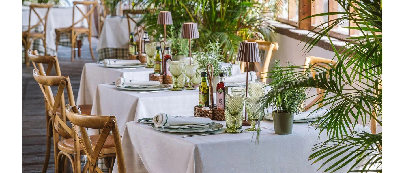 Airy restaurant ready for lunch service 