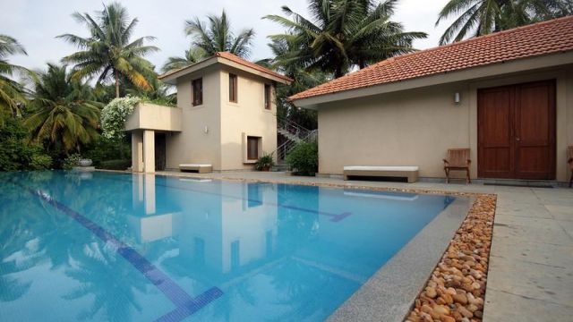 Poolside Cottage