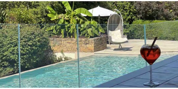 La Chaise Lounge La Chaise Lounge