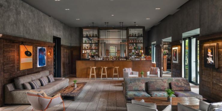 Quinta Bar and Lounge  